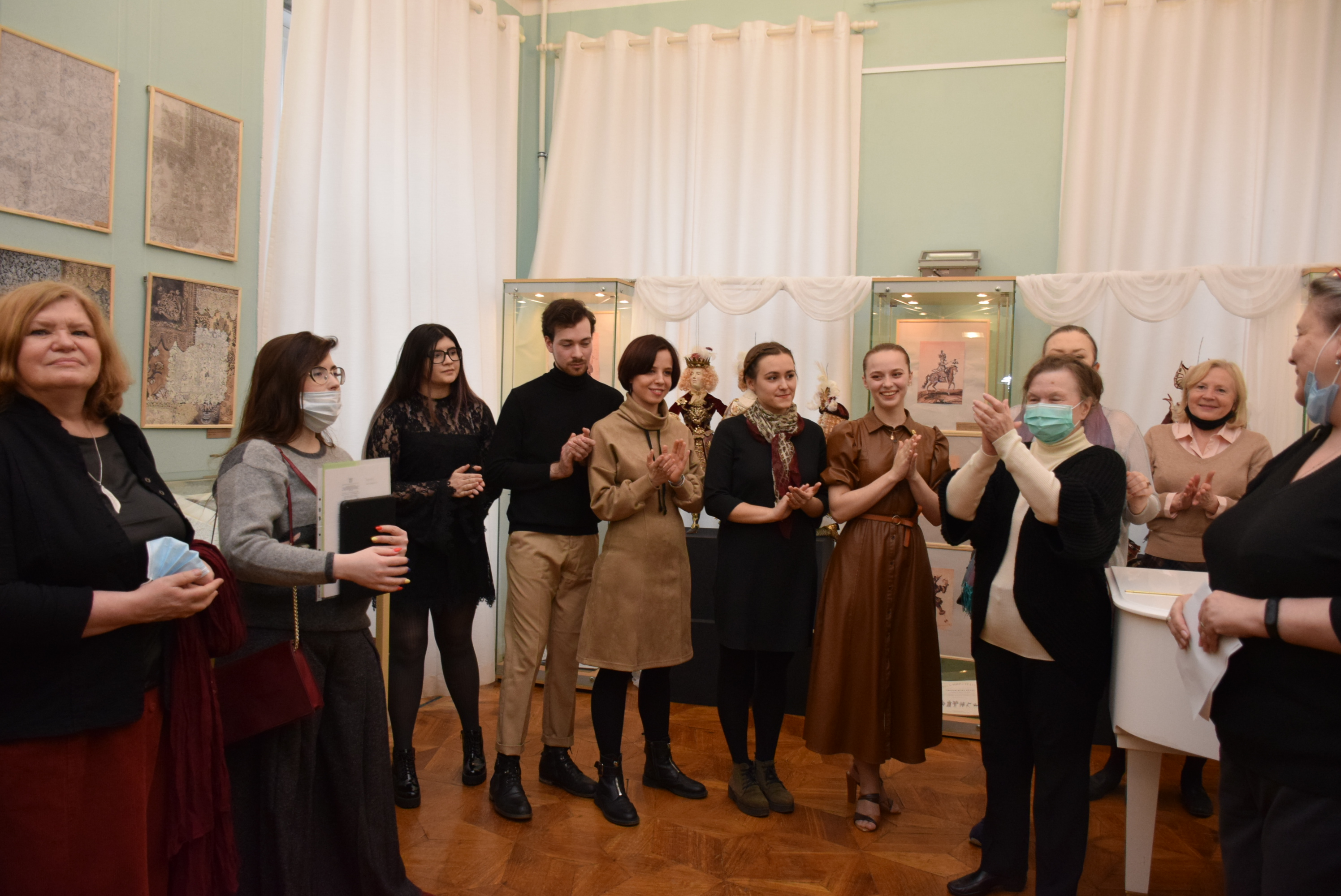 1 апреля в Голубом зале РГБИ торжественно открылась выставка студенческих работ Школы-студии МХАТ «Сны о барокко. Фантазии и реальность»
